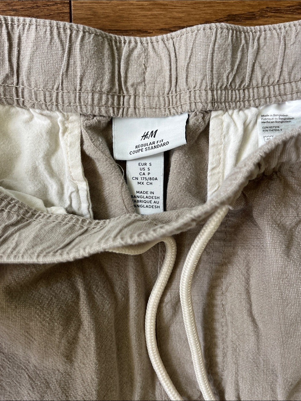 H&M Men's Drawstring Shorts. - Picture 2 of 5